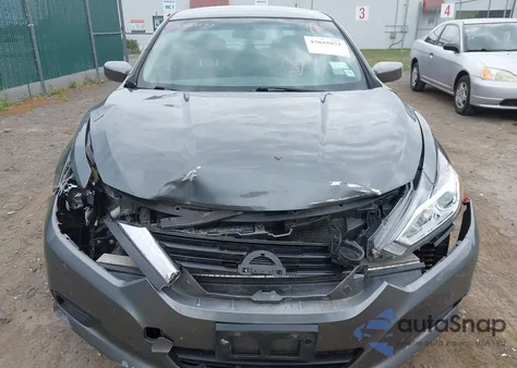 2017 Nissan Altima 2.5 S z USA, uszkodzony, nr VIN 1N4AL3AP5HC477015